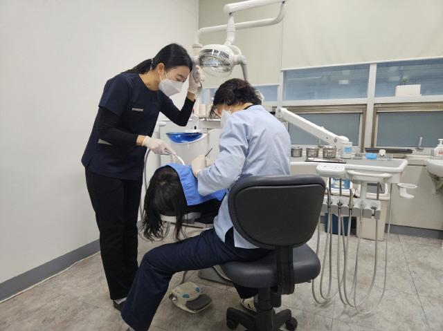 NSP통신-의왕시 보건소 구강보건실 진료 서비스 모습. (사진 = 의왕시)