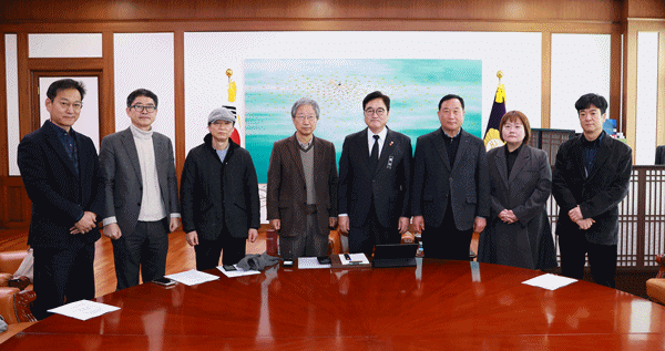 NSP통신-개헌 간담회 기념 사진 (사진 = 국회의장 공보 수석실)