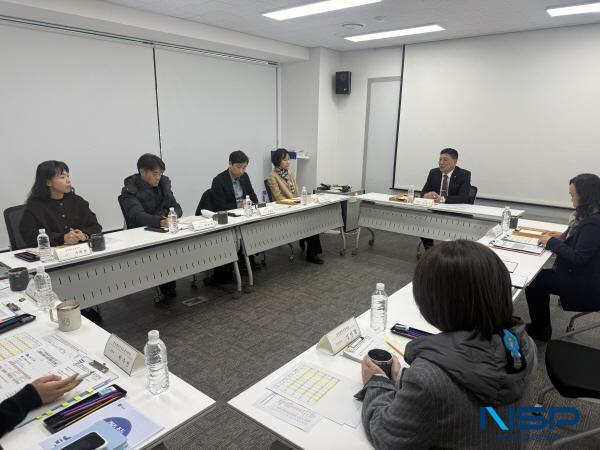 NSP통신-경상북도교육청은 지난 28일 본청 행복지원동 304호 회의실에서 학교 관리자와 수석교사, 교육지원청 장학사 등 현장 전문가 10여 명이 참석한 가운데 2026년 유·초등 수업전문가 육성 정책 활성화를 위한 협의회를 개최했다. (사진 = 경상북도교육청)