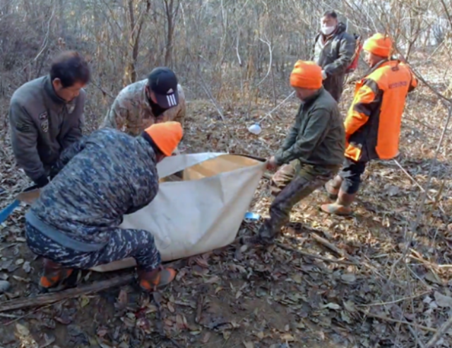 NSP통신-안성시 유해야생동물 대응을 위한 긴급구제반 활동 모습. (사진 = 안성시)