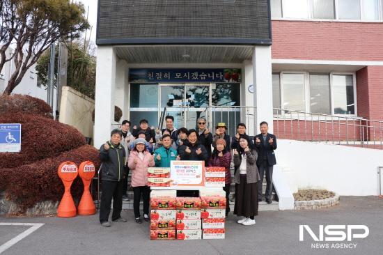 NSP통신-광양시 시설채소연구회 토마토 전달식 (사진 = 광양시청)