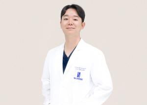 [NSP PHOTO]에스포항병원 정형외과 엄윤식 진료부장, 미국 연수 마치고 진료시작