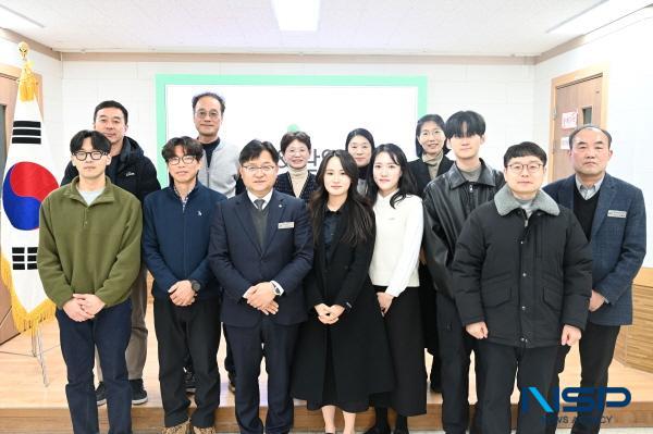 NSP통신-경상북도문경교육지원청은 2일 문경교육지원청 중회의실에서 신규 공무원과 선배 공무원 10명이 참석한 가운데 지방공무원 후견인제 멘토-멘티 결연식을 개최했다. (사진 = 문경교육지원청)