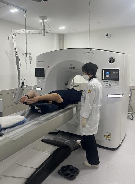 NSP통신-폐암검진 CT촬영 모습. (사진 = 강진군)