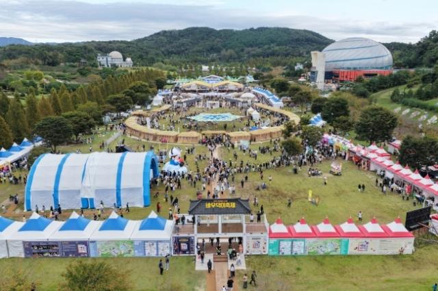 NSP통신-바우덕이축제 모습. (사진 = 안성시)