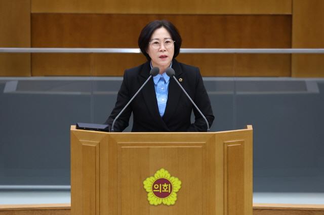 NSP통신-4일 서현옥 경기도의원이 경기도의회 제388회 임시회 제2차 본회의 5분 자유발언을 하고 있다. (사진 = 경기도의회)