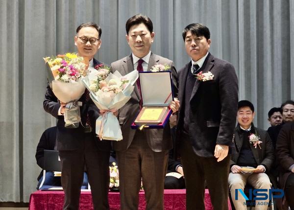 [NSP PHOTO]박용선 경북도의원, 포항제철공고 자랑스러운 동문상 수상