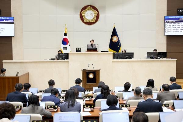 NSP통신-5일 용인특례시의회 본회의장에서 열린 제300회 임시회 제1차 본회의 모습. (사진 = 용인특례시의회)