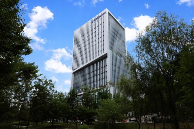 NSP통신- (이미지 = 경기주택도시공사 사옥전경.)