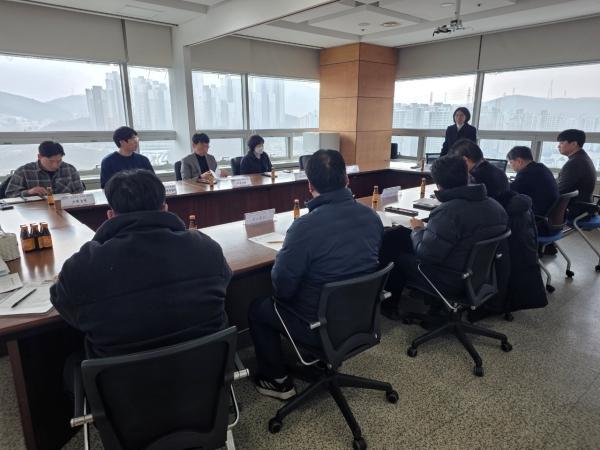 NSP통신-4일 용인특례시청 파트너스룸에서 열린 2026년 로컬푸드 직매장 운영자 회의 모습. (사진 = 용인특례시)