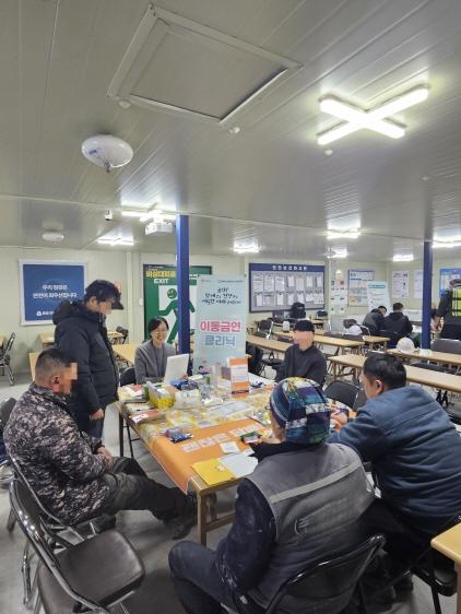 NSP통신-평택시 송탄보건소가 이동금연클리닉을 운영했다. (사진 = 평택시)