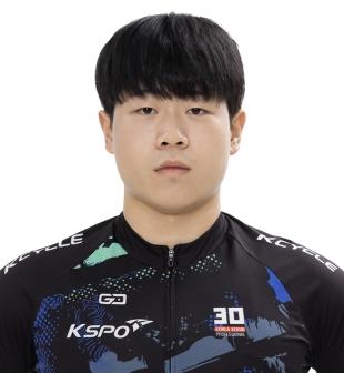 NSP통신-경륜 30기 윤명호(A1, 진주) 선수. 최근 뛰어난 실력으로 경륜 팬들과 전문가들의 이목을 사로잡고 있다. (사진 = 국민체육진흥공단)