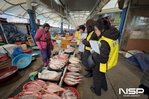 NSP통신-여수시가 명예감시원, 국립수산물 품질관리원 여수지원, 여수해양경찰서 등으로 구성된 합동점검반을 편성해 관내 주요 전통시장과 대형마트 등 수산물 원산지 표시 특별점검을 실시한다. (사진 = 여수시)