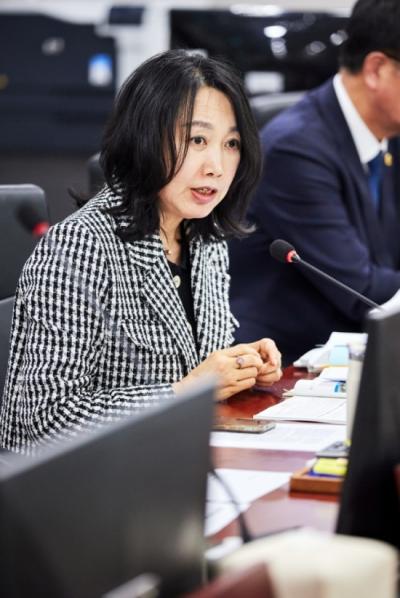 [NSP PHOTO]이병숙 경기도의원 전통시장 관리 전문성 강화경기신보 차세대 시스템 중단 책임 물어야