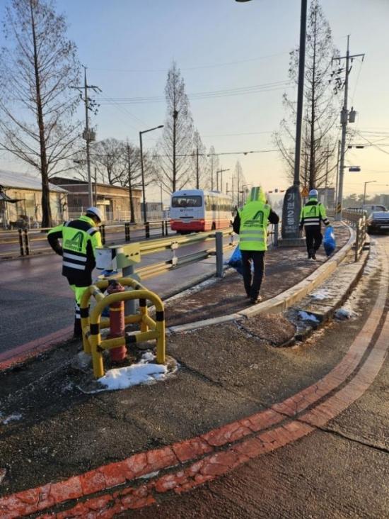 NSP통신-안성시 청소상황반 및 기동처리반을 운영 모습. (사진 = 안성시)