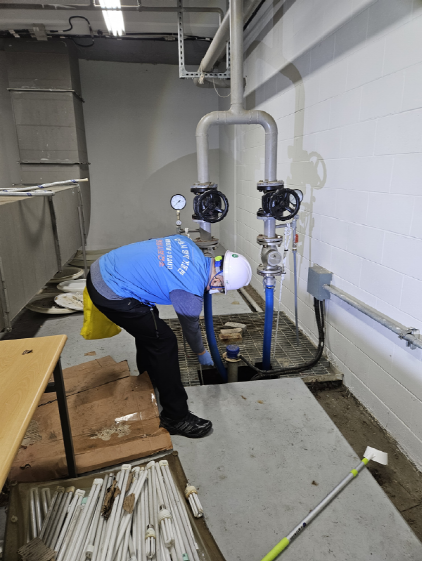 NSP통신-안성시가 모기 유충의 월동 가능성이 높은 주요 서식지를 대상으로 특별방역을 실시한다. (사진 = 안성시)