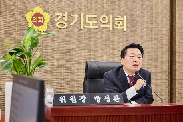 NSP통신-10일 열린 제388회 임시회 농수산생명과학국·경기도농수산진흥원·평택항만공사 2026년도 업무보고에서 방성환 경기도의원이 발언하고 있다. (사진 = 경기도의회)