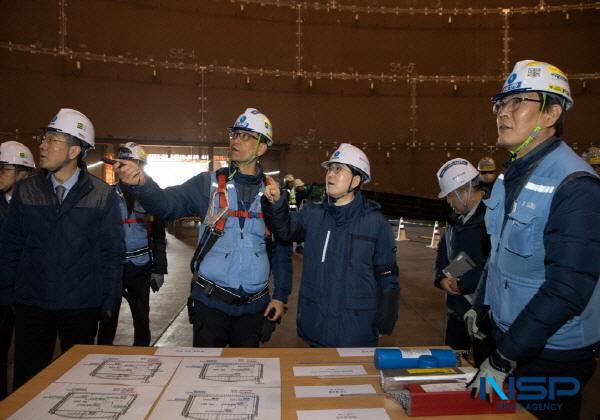 NSP통신-최연혜 한국가스공사 사장은 설 연휴를 앞둔 12일과 13일 2일간 당진 LNG 기지 건설 현장 및 인천·서울 지역본부에 대한 특별 안전 점검에 나선다. (사진 = 한국가스공사)