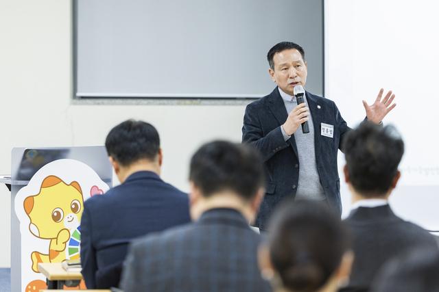 NSP통신-12일 정흥범 화성시의회 부의장이 발언을 하고 있다. (사진 = 화성시의회)