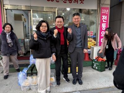 [NSP PHOTO]김석훈 국힘 전 안산갑 당협위원장 본오1동 지역사회보장협의체 나눔행사 참석