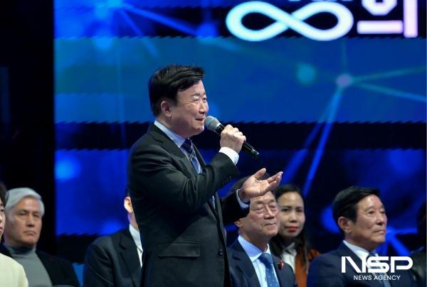 NSP통신-정기명 여수시장이 순천대학교에서 열린 전남·광주 행정통합 찾아가는 타운홀 미팅에서 율촌 미래 첨단 국가산업단지 조성을 공식 건의했다. (사진 = 여수시)