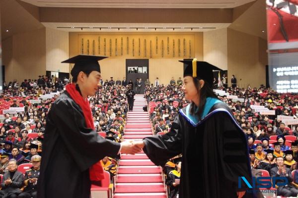 NSP통신-대구과학대학교는 지난 12일 교내 대학본부 5층 아트홀(Arts Hall)에서 제63회 학위수여식을 가졌다. (사진 = 대구과학대학교)