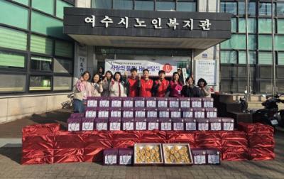 [NSP PHOTO]롯데케미칼 여수공장 설 명절 맞아 독거어르신 가정에 생필품 전달