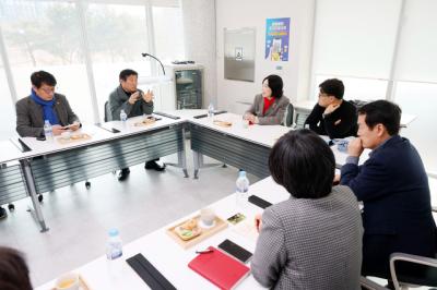 [NSP PHOTO]화성시의회 도시건설위 설 맞아 복지시설 현장 방문