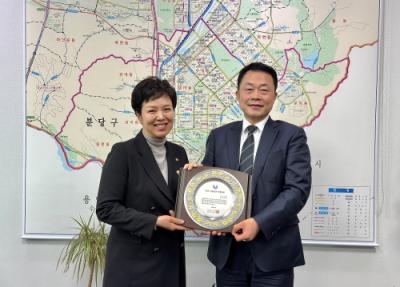 [NSP PHOTO]김은혜 의원, 2025 서울신문 의정대상 수상