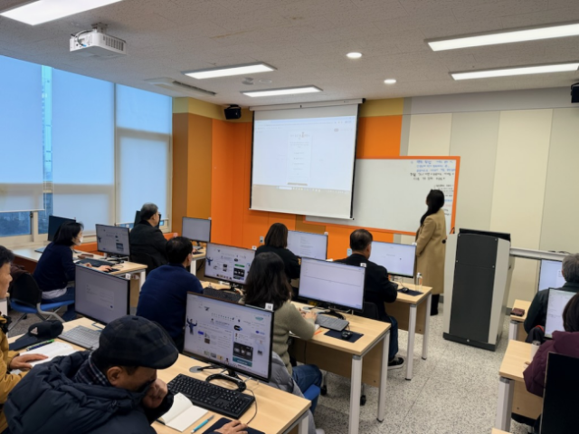 NSP통신-군포시 시민정보화교육 모습. (사진 = 군포시)