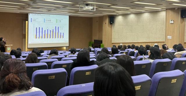 NSP통신-19일 평택이화초등학교에서 수인성·식품매개감염병 예방 교육이 진행되고 있다. (사진 = 평택시)