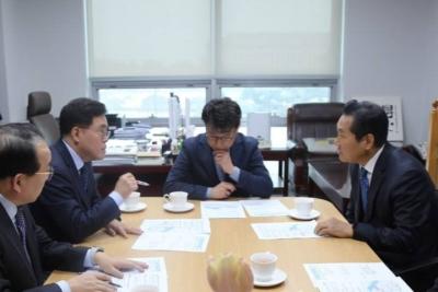 [NSP PHOTO]진교훈 강서구청장, 국회 방문…5호선 차량기지 이전 등 현안 건의