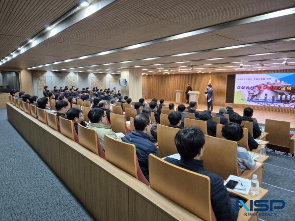 NSP통신-경상북도는 25일 경북도청 경북시대 다목적홀에서 도에서 발주한 건설현장의 관계 공무원, 감리단장, 현장소장 등 150여 명을 대상으로 2026년 건설공사 부실시공 방지 및 안전관리 교육을 실시했다. (사진 = 경상북도)