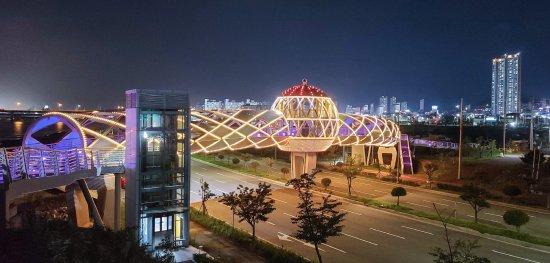 NSP통신-해비치로 달빛해변 야경 (사진 = 광양시청)