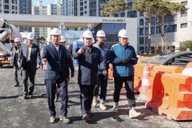 NSP통신-내손라구역 재개발현장 안전점검 모습. (사진 = 의왕시)