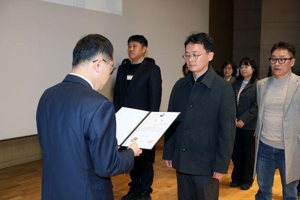 NSP통신-안동시 2026년 제1기 5급승진리더과정 전국 1위 배출, 김종규 지방시대정책실장, 전국 460명 중 최우수상(1위) 선정, 2025년 제3기에 이어 2026년 제1기에서도 좋은 성과 달성 (사진 = 안동시)