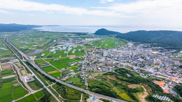 NSP통신-영덕군이 영해읍성과 영해장터거리 일원을 전국 최초의 근현대 문화유산 지구로 지정하기 위해 본격적인 행정 절차에 착수했다. (사진 = 영덕군)