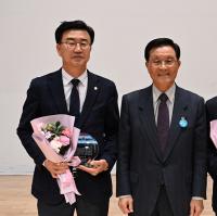 [NSP PHOTO][의회 판읽기] 완주군의회 유의식 의장, 대한노인회 공로상 수상…노인복지 의정활동 평가