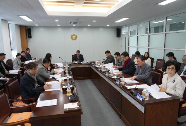 NSP통신-영천시의회는 지난 5일 의원 정례 간담회를 열었다. (사진 = 영천시의회)