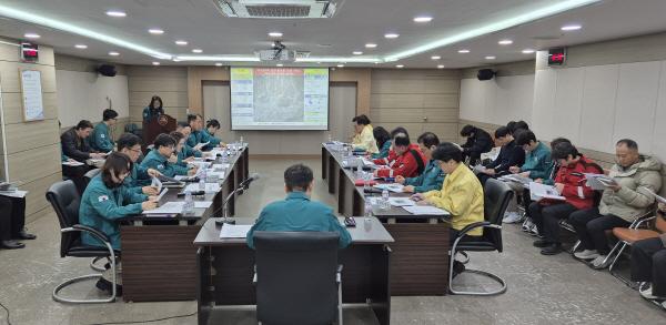 NSP통신-대구광역시는 지난 5일 봄철 대형 산불 발생 시 신속한 상황 전파와 초기 대응체계를 점검하기 위한 산불재난 대응 도상훈련을 실시했다. (사진 = 대구광역시)