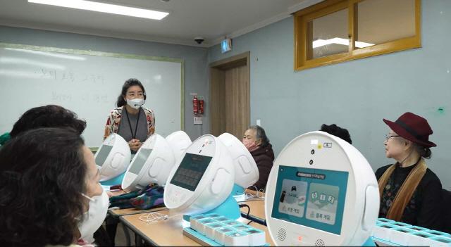 NSP통신-산성동복지회관에서 개인형 인지훈련 교육이 이뤄지고 있다 사진 성남시