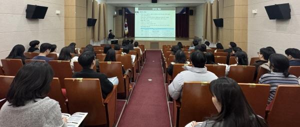 NSP통신-영천시는 지난 6일 각 부서 회계사업 담당자 및 신규임용 공무원 등 100여 명을 대상으로 2026 상반기 회계실무 교육을 실시했다 사진 영천시