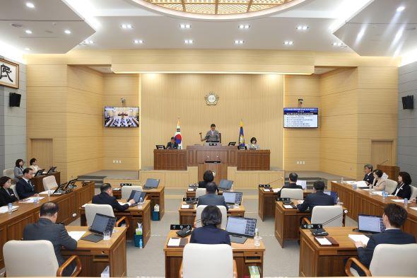 NSP통신-예천군의회 제283회 임시회 폐회 군정 주요업무 계획보고 청취 및 각종 안건 처리 등 9일간 회기 마쳐 사진 예천군