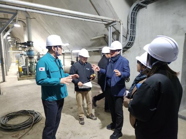 NSP통신-포항시 맑은물사업본부는 봄철 해빙기를 맞아 지반 약화 등으로 인한 안전사고를 예방하기 위해 주요 공사 현장 및 취약 시설을 대상으로 안전점검에 나섰다 사진 포항시