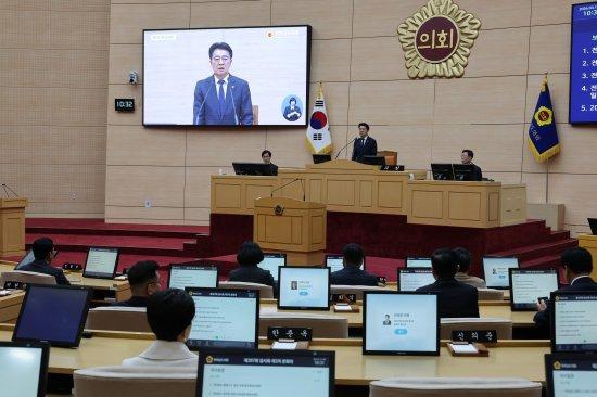 NSP통신-전라남도의회 제3차 본회의 김태균 의장 인사말 (사진 = 전남도의회)