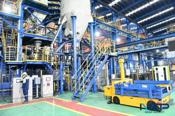 NSP통신-포스코퓨처엠 포항 인조흑연 음극재 공장 생산라인 모습 사진 포스코퓨처엠