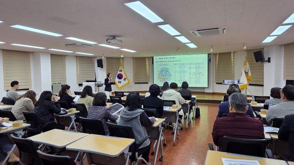 NSP통신-봉화군지역사회보장협의체는 봉화군청소년센터 세미나실에서 읍면 지역사회보장협의체 위원을 대상으로 지역문제는 지역에서 푼다 주민참여와 민관협력의 힘을 주제로 교육을 실시했다 사진 봉화군