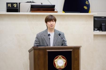 NSP통신-5분 자유발언 하는 이상욱 용인시의원 사진 용인시의회