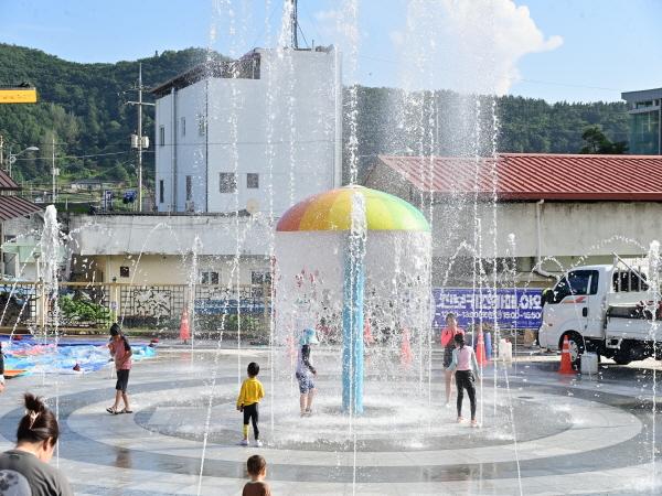 NSP통신-청송군은 아동과 청소년이 행복하게 성장할 수 있는 환경을 조성하기 위해 다양한 놀이공간을 확충하고 소통 정책을 추진하며 아이가 살기 좋은 청송 만들기에 힘쓰고 있다 사진 청송군