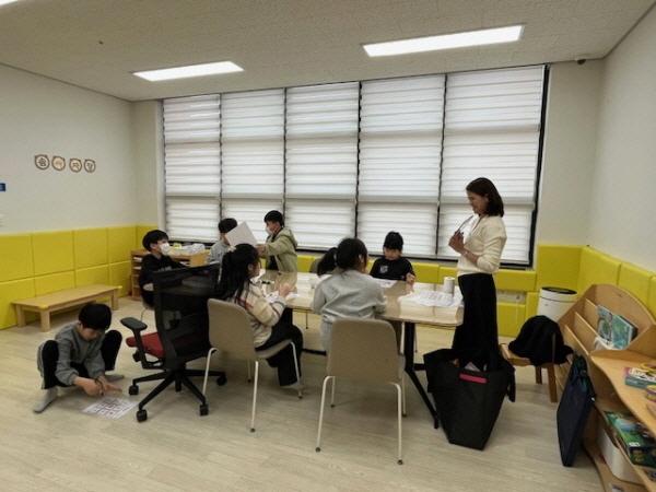 NSP통신-영양군은 맞벌이 가구의 돌봄 공백을 해소하고 아이 키우기 좋은 환경을 조성하기 위해 경북형 돌봄모델인 K보듬 6000 시설 운영을 시작한다고 밝혔다 사진 영양군